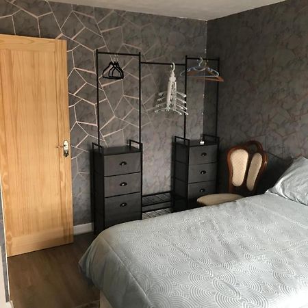 Double Room Next To Burnham Elizabeth Line Station Slough Extérieur photo