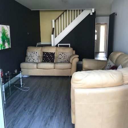 Double Room Next To Burnham Elizabeth Line Station Slough Extérieur photo
