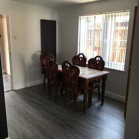Double Room Next To Burnham Elizabeth Line Station Slough Extérieur photo