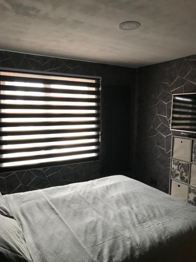 Double Room Next To Burnham Elizabeth Line Station Slough Extérieur photo