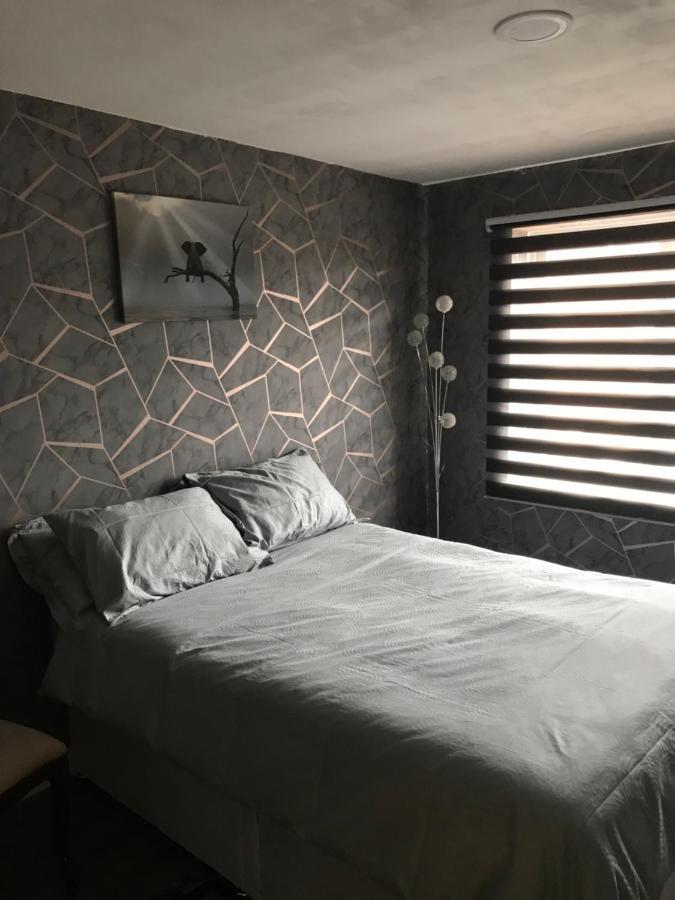 Double Room Next To Burnham Elizabeth Line Station Slough Extérieur photo