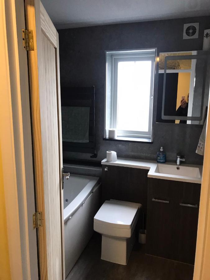 Double Room Next To Burnham Elizabeth Line Station Slough Extérieur photo