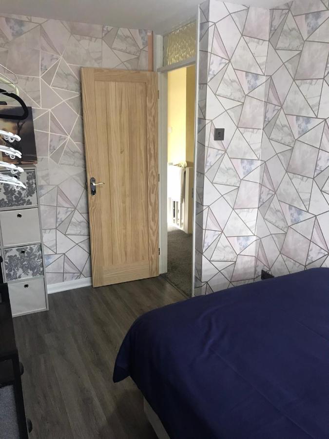 Double Room Next To Burnham Elizabeth Line Station Slough Extérieur photo