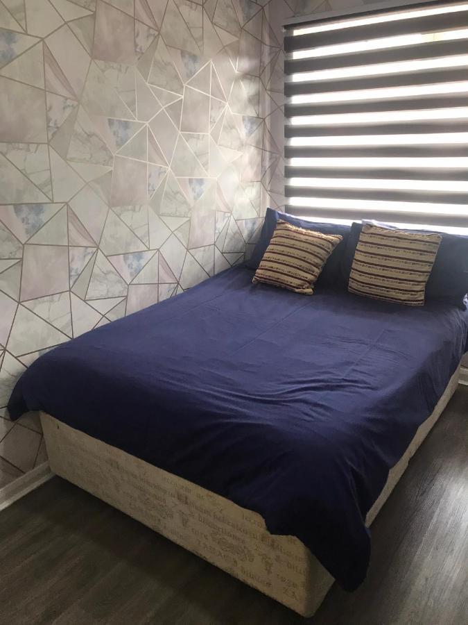 Double Room Next To Burnham Elizabeth Line Station Slough Extérieur photo
