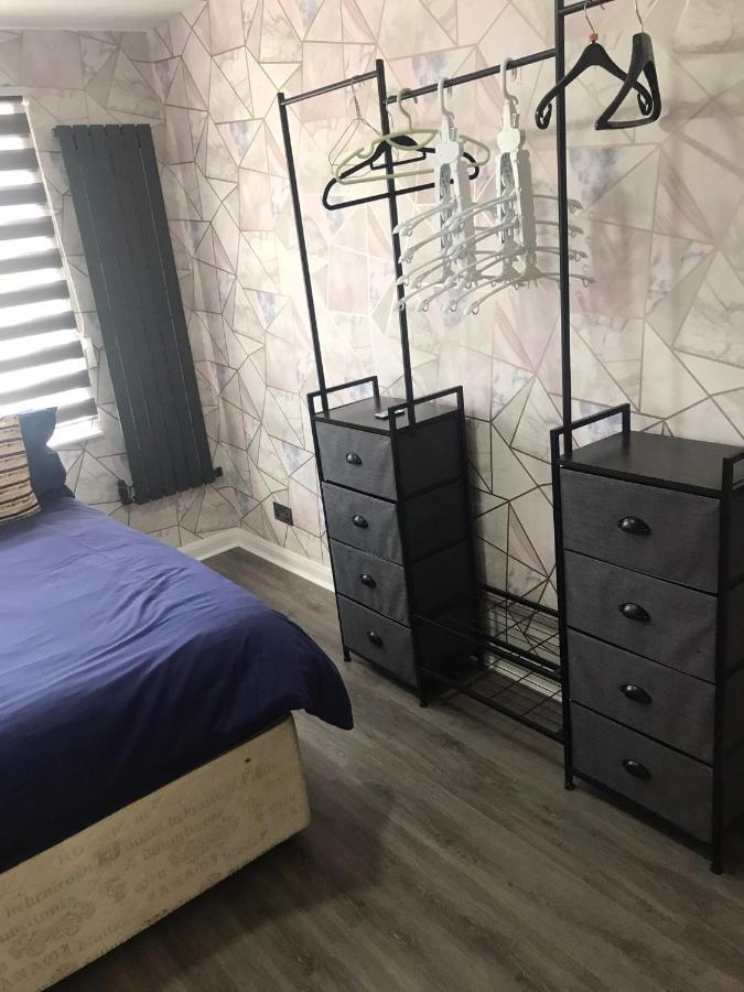 Double Room Next To Burnham Elizabeth Line Station Slough Extérieur photo