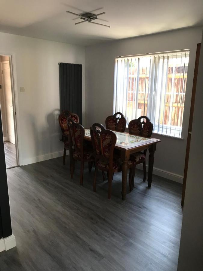 Double Room Next To Burnham Elizabeth Line Station Slough Extérieur photo