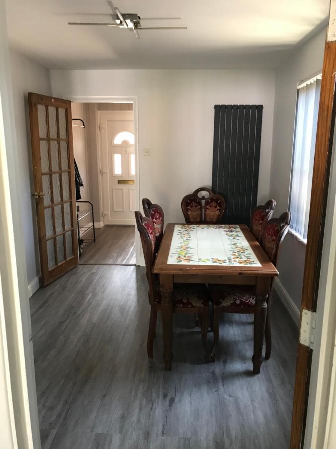 Double Room Next To Burnham Elizabeth Line Station Slough Extérieur photo